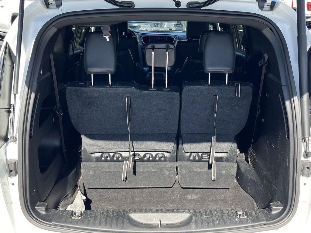 2018 Chrysler Pacifica Touring Plus 12