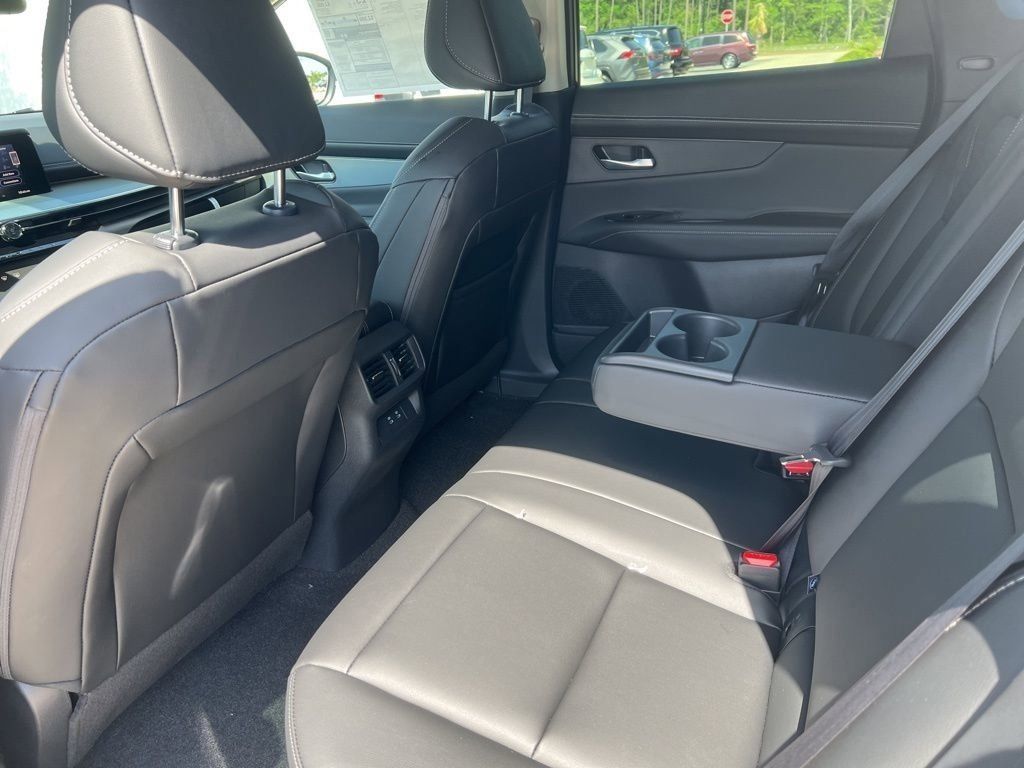 2025 Champagne Silver Metallic Nissan Murano SL AWD SUV