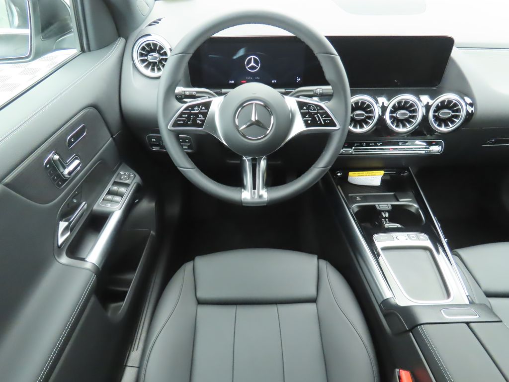 Thumbnail: 2025 Mercedes-Benz GLA - 10