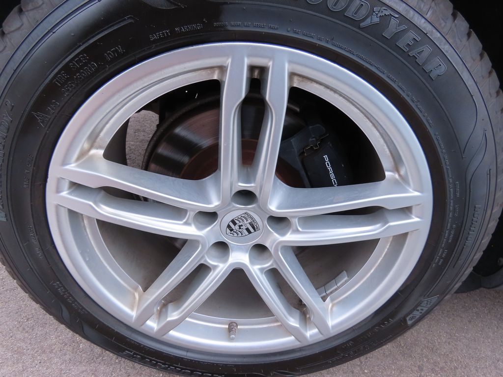 Thumbnail: 2019 Porsche Macan - 13