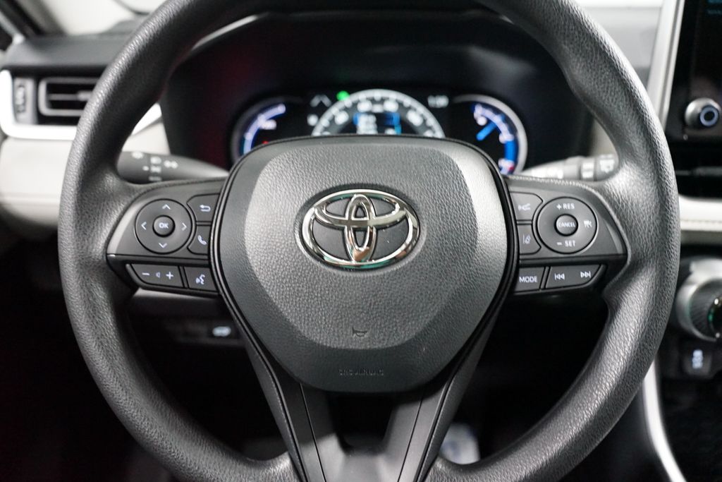 Thumbnail: 2025 Toyota RAV4 - 12