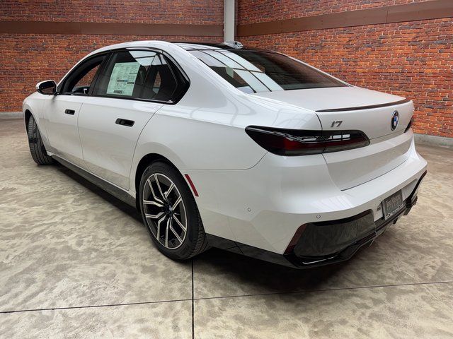 New 2026 White BMW xDrive60 image 3