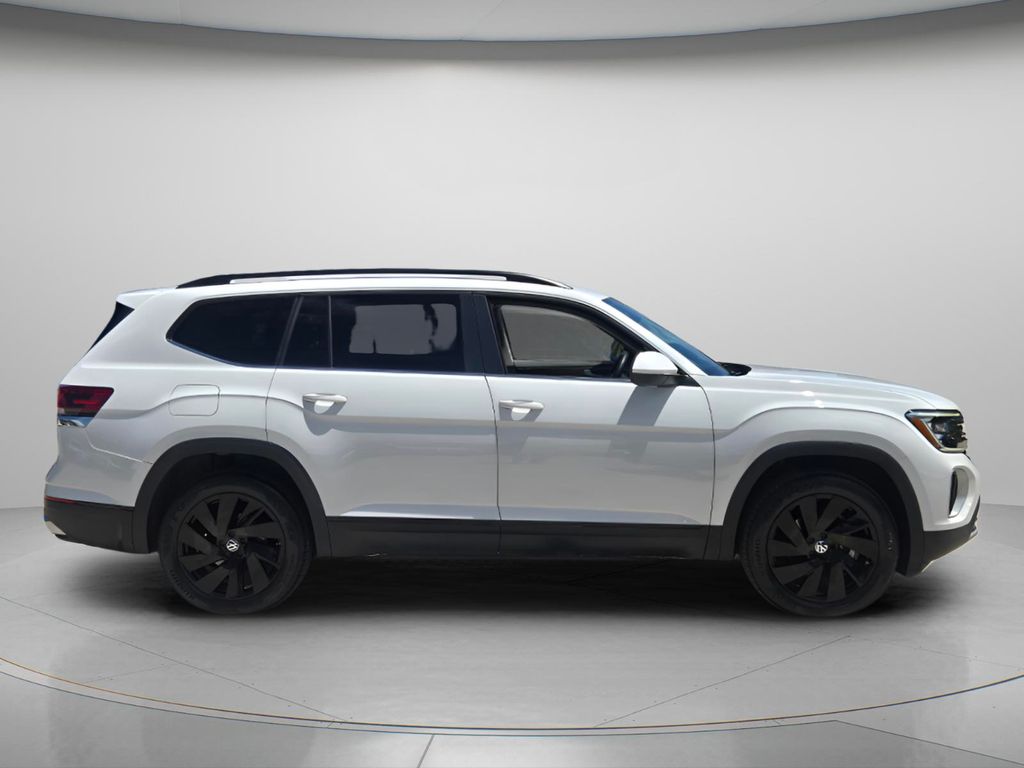 2024 Volkswagen Atlas - $25,700