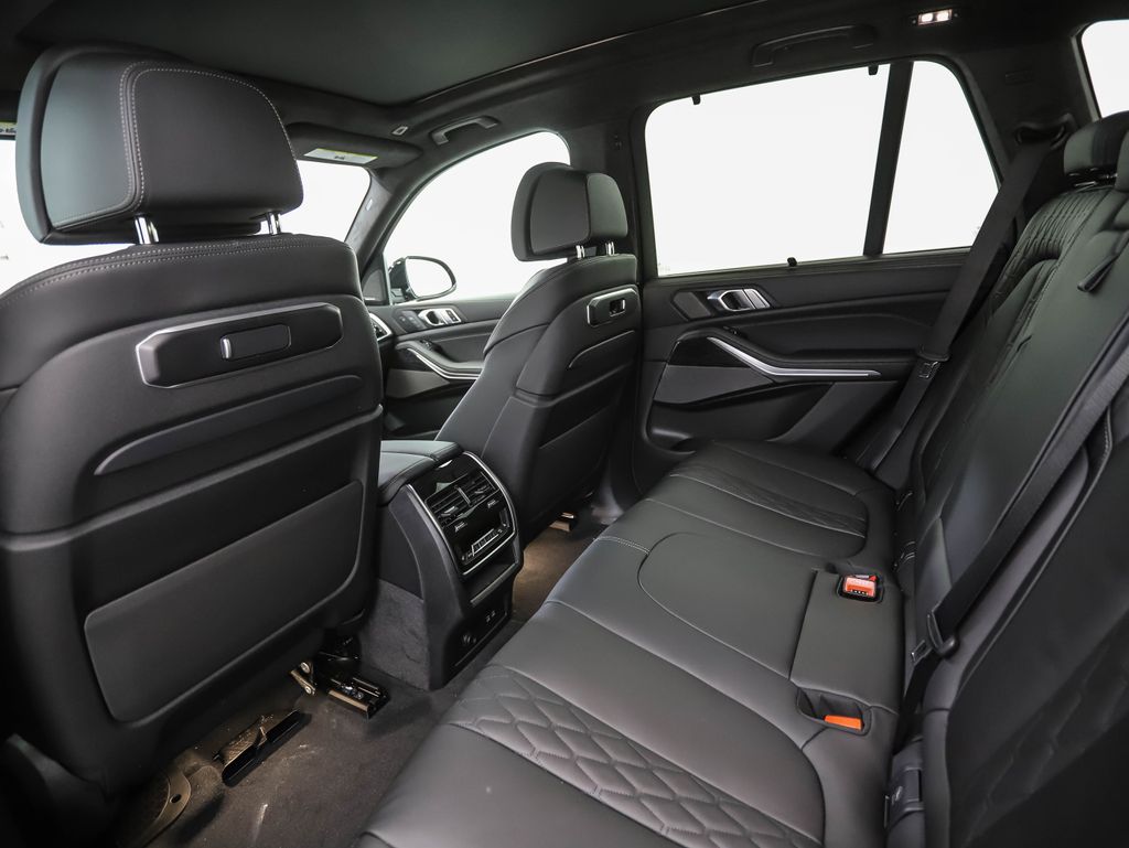 Thumbnail: 2026 BMW X5 - 21