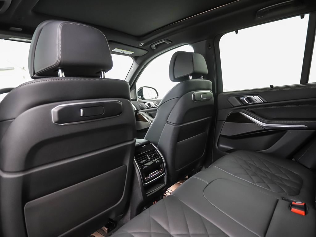 Thumbnail: 2026 BMW X5 - 21