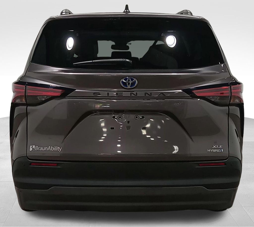 2022 Toyota Sienna XLE