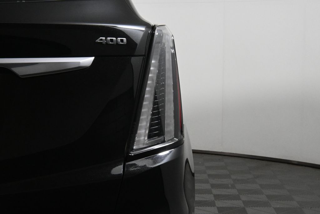 Thumbnail: 2023 Cadillac XT5 - 14