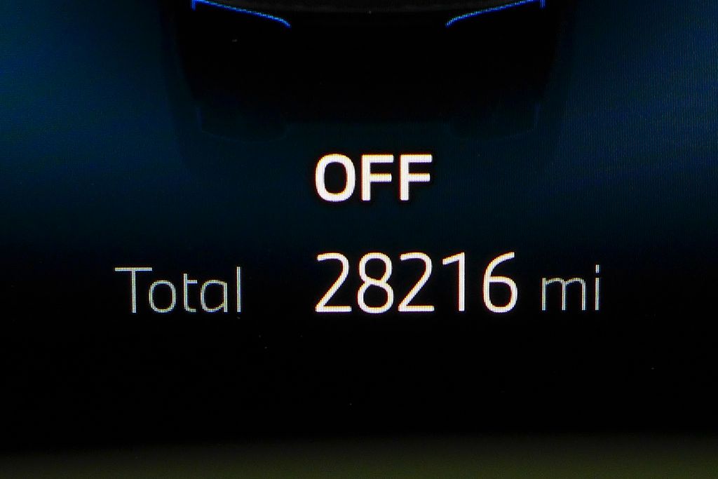 Thumbnail: 2023 BMW i4 - 32