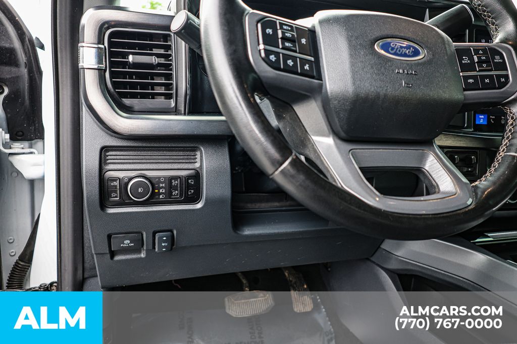 Used 2025 White Ford Lariat image 24