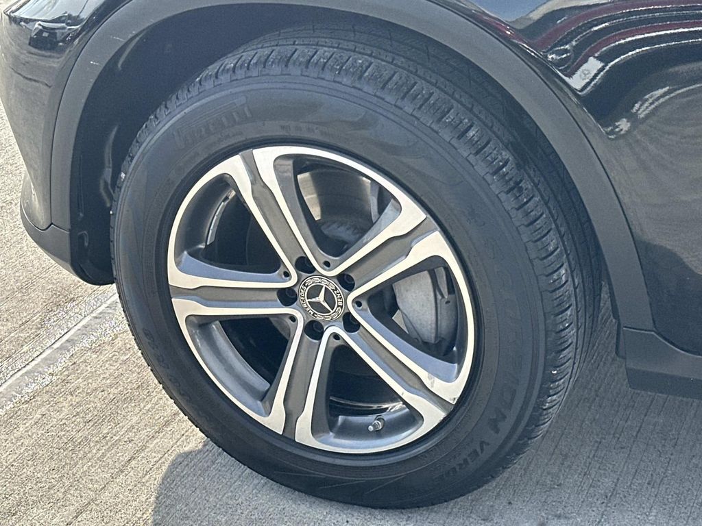 Thumbnail: 2019 Mercedes-Benz GLC - 15