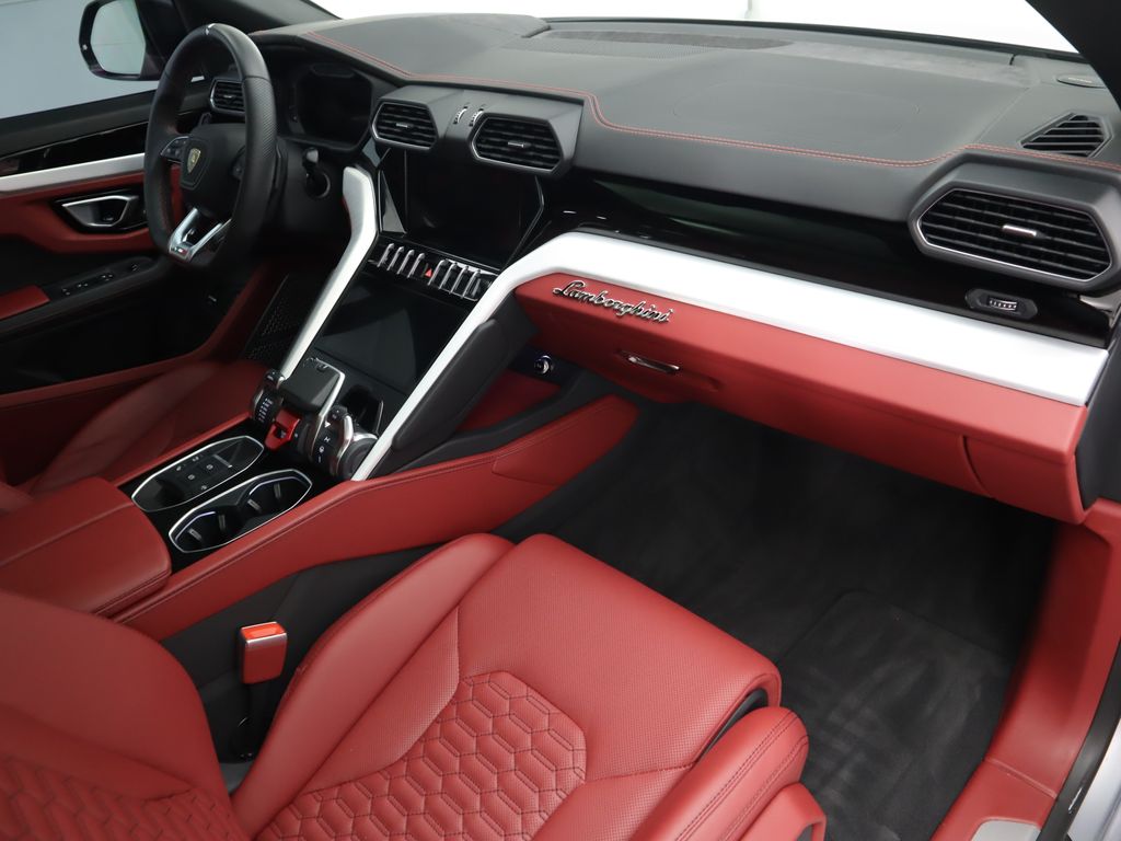 Thumbnail: 2022 Lamborghini Urus - 18