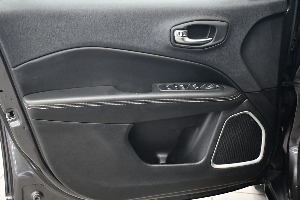 Thumbnail: 2018 Jeep Compass - 15