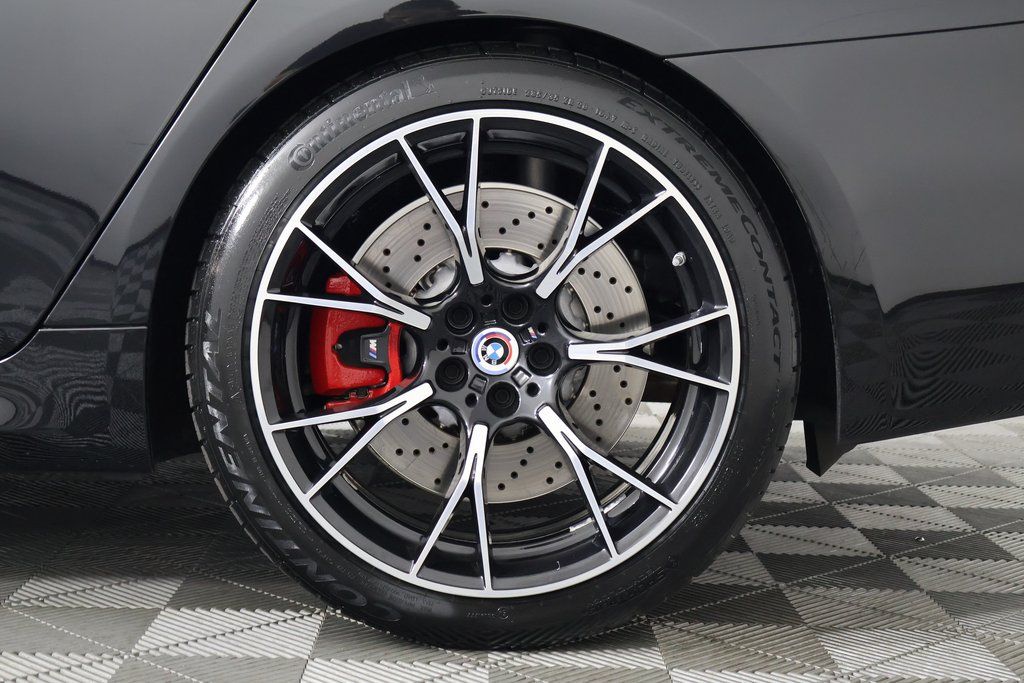 Thumbnail: 2023 BMW M5 - 16