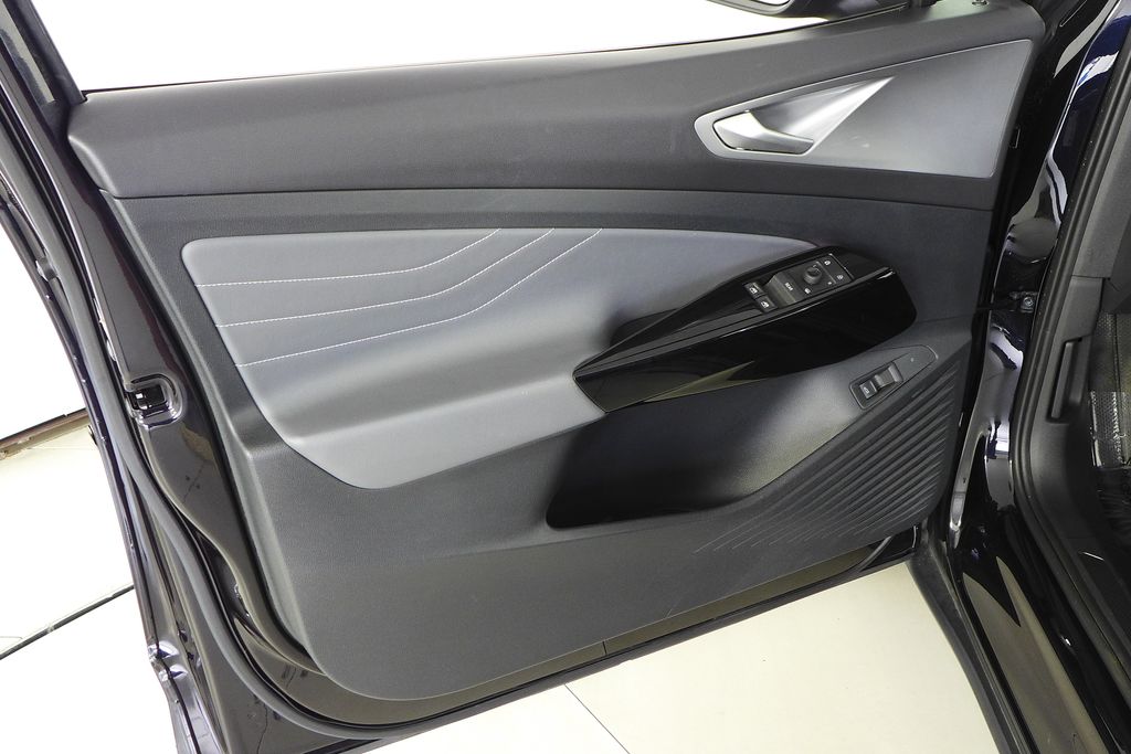 Thumbnail: 2023 Volkswagen ID.4 - 11