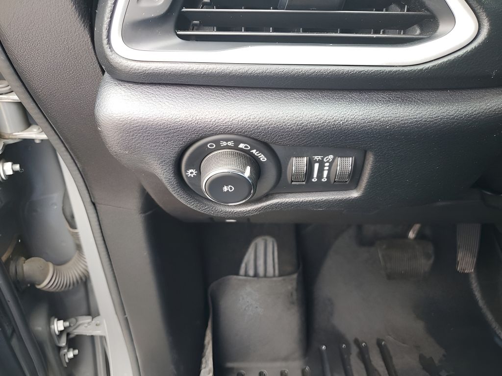 Used Car 2020 Chrysler Pacifica  Touring L Plus For Sale Under $25,000 In Austin, Texas