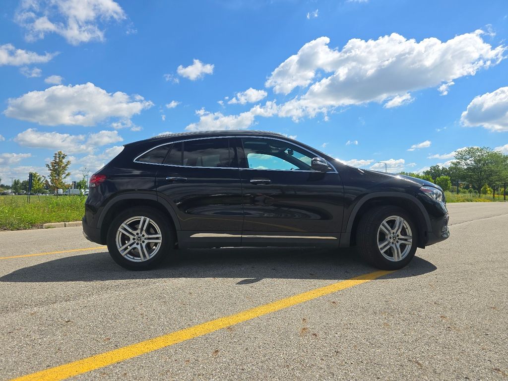 Used 2022 Black Mercedes-Benz GLA 250 image 18