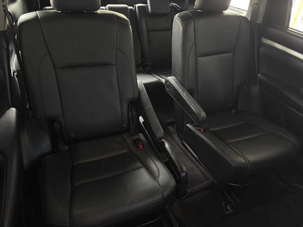 2015 Toyota Highlander XLE V6 Silver at Autostrade