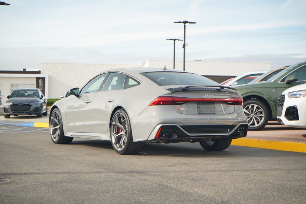 Thumbnail: 2025 Audi RS 7 - 4