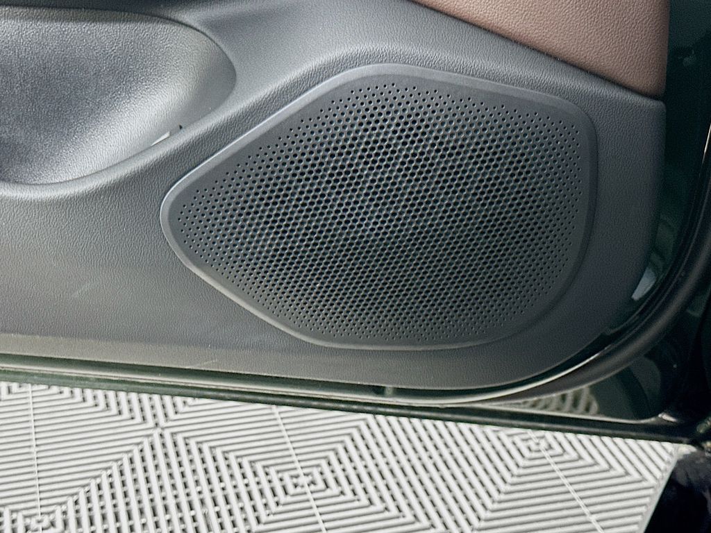 Thumbnail: 2023 BMW i4 - 19