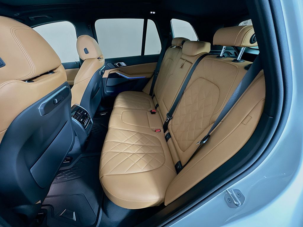 Thumbnail: 2026 BMW X5 - 17