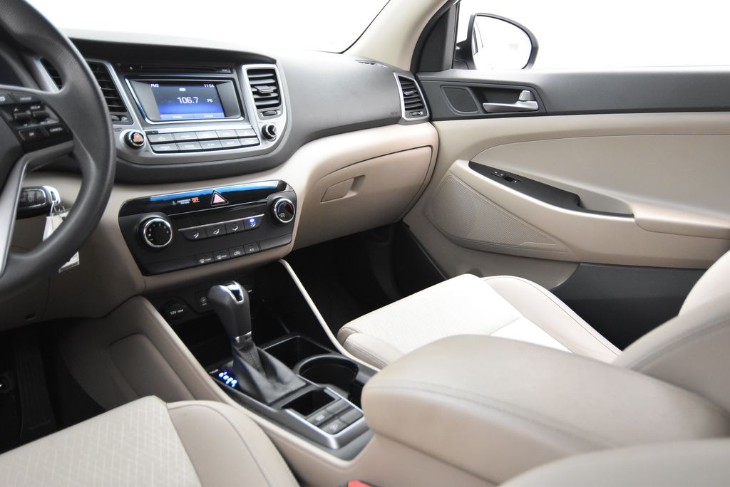 2016 Hyundai Tucson SE photo