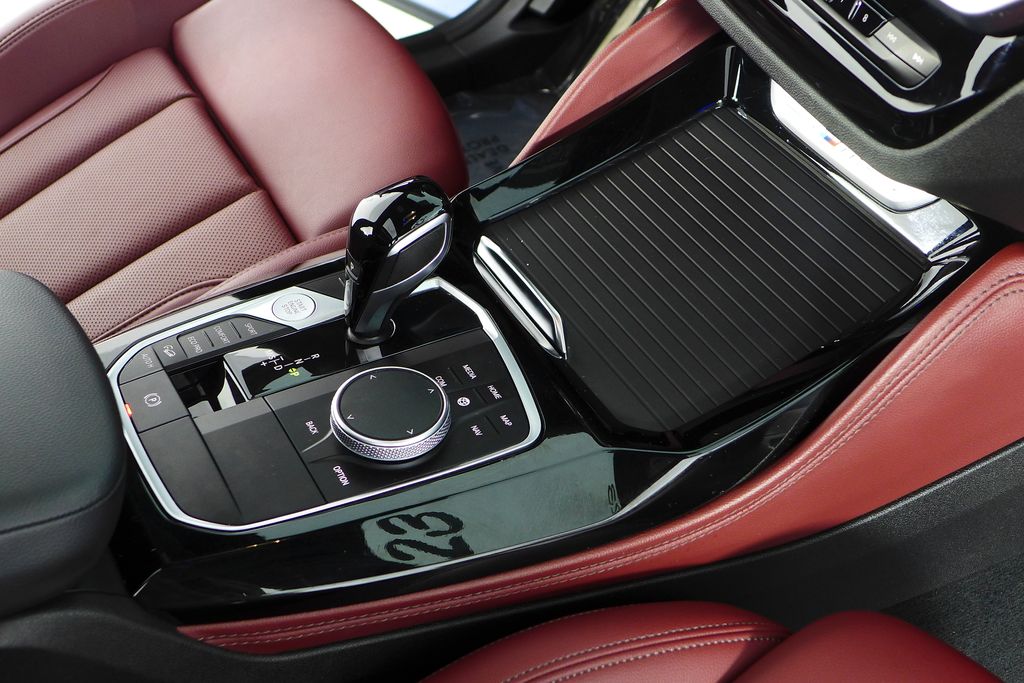 Thumbnail: 2023 BMW X4 - 15