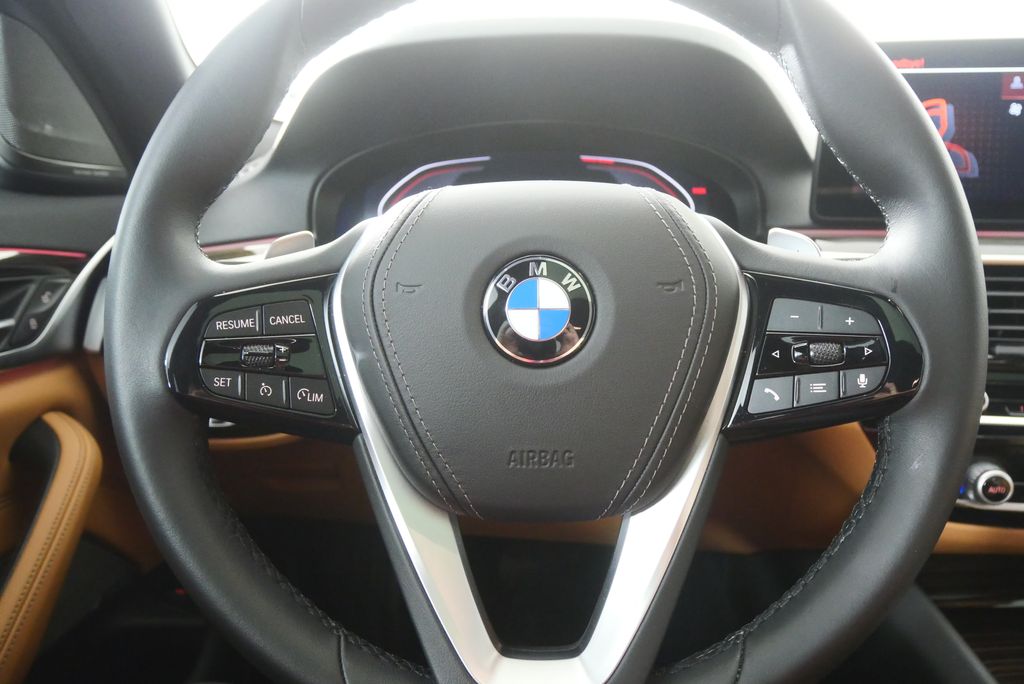 Thumbnail: 2023 BMW 5 Series - 18