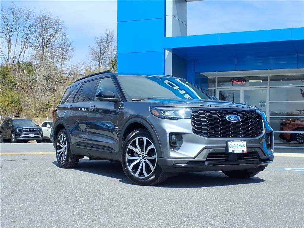 2025 Ford Explorer ST-Line RWD