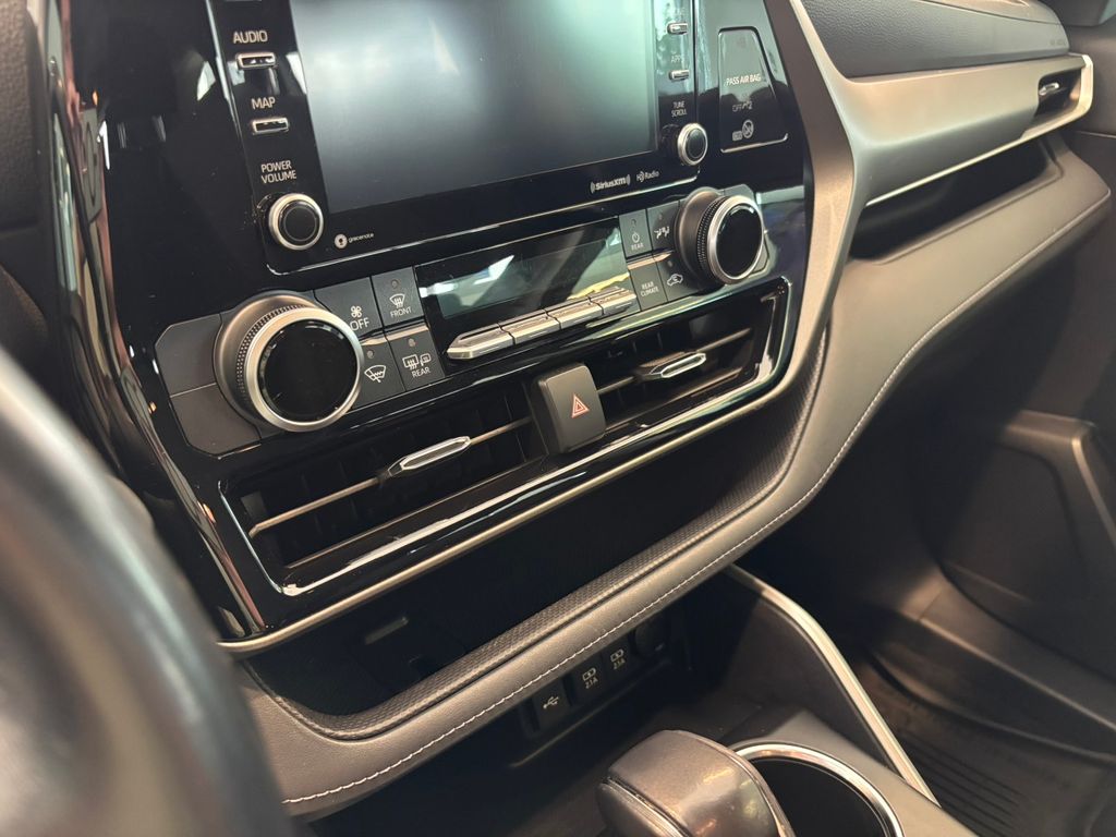 2021 Toyota Highlander Hybrid LE
