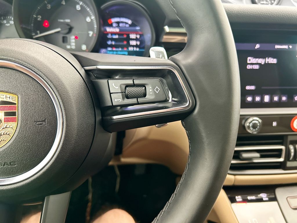 Thumbnail: 2025 Porsche Macan - 14