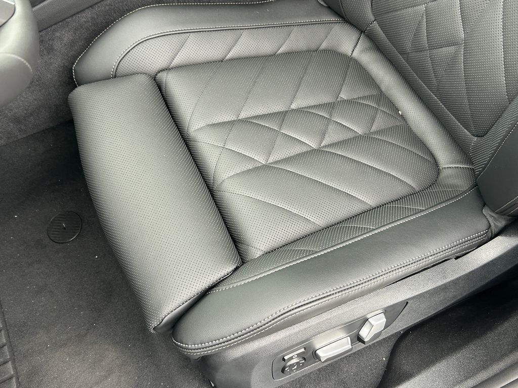 Thumbnail: 2026 BMW X6 - 15