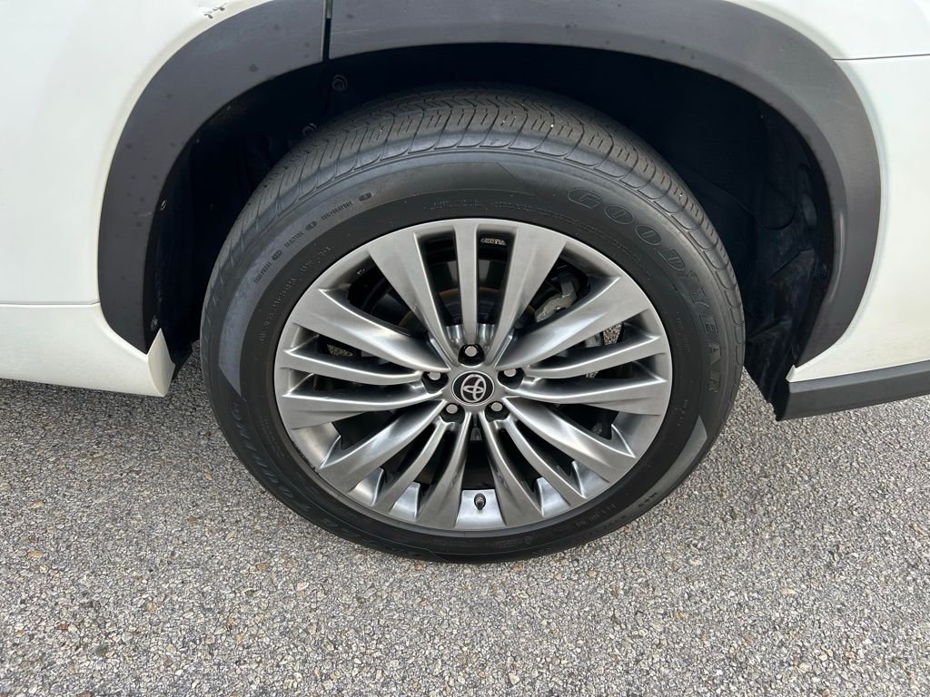 2021 Toyota Highlander Platinum 9
