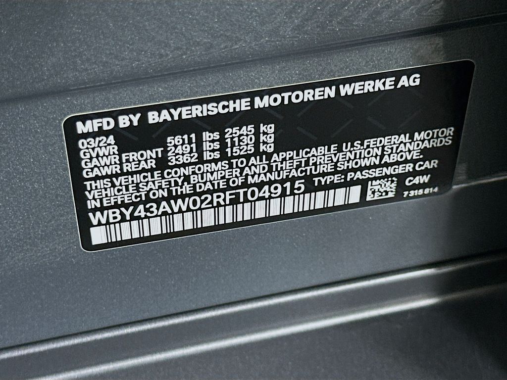 2024 BMW i4 eDrive35 32