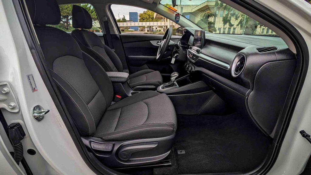 Used 2024 Kia Forte LXS 4D Sedan