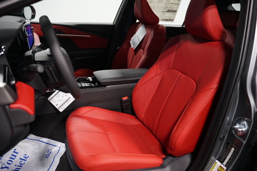 Thumbnail: 2025 Toyota Camry - 31