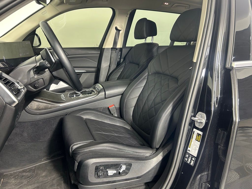 Thumbnail: 2024 BMW X7 - 15