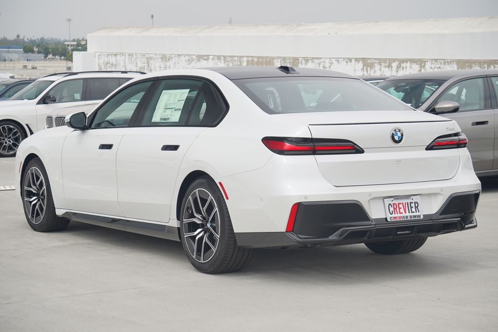 Thumbnail: 2026 BMW 7 Series - 7
