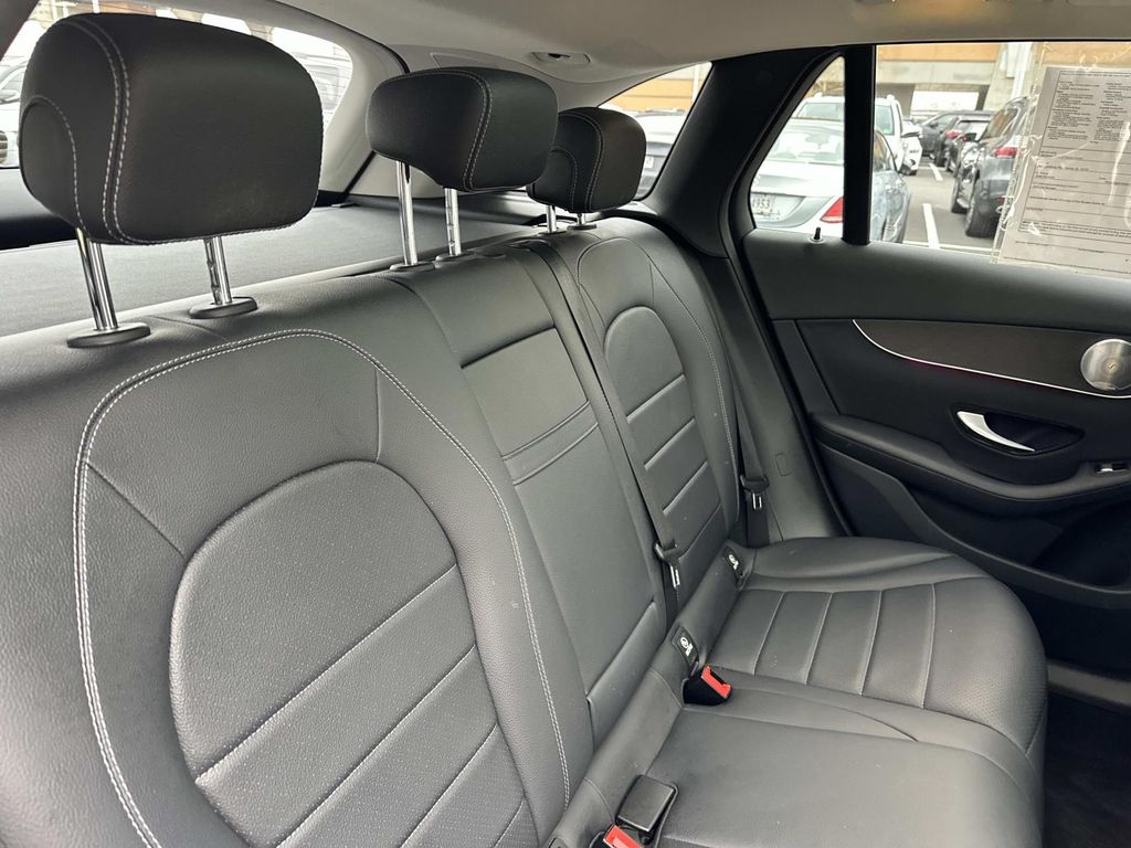 Thumbnail: 2020 Mercedes-Benz GLC - 27