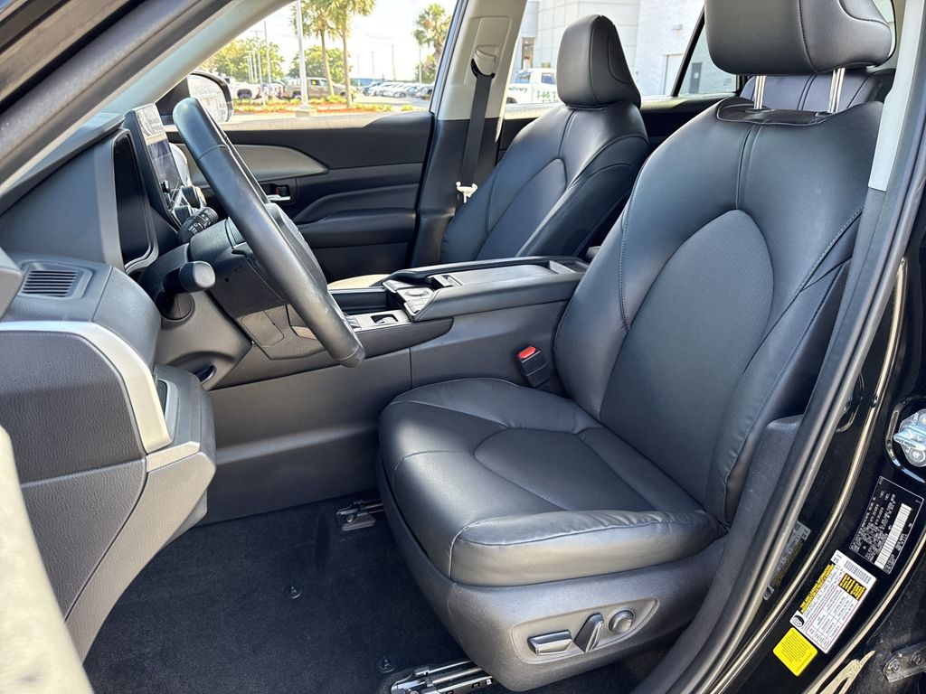 Used 2025 Toyota Grand Highlander SUV