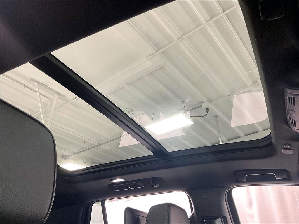2024 GMC Yukon — photo 23