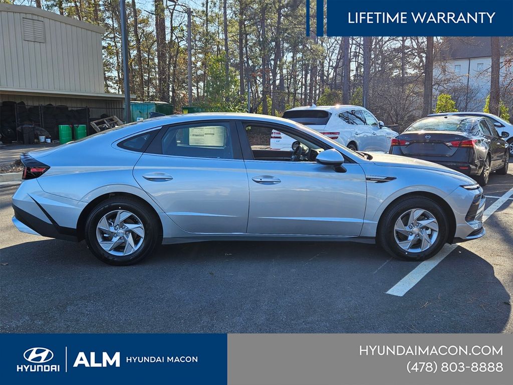 New 2026 Silver HYUNDAI SE image 14