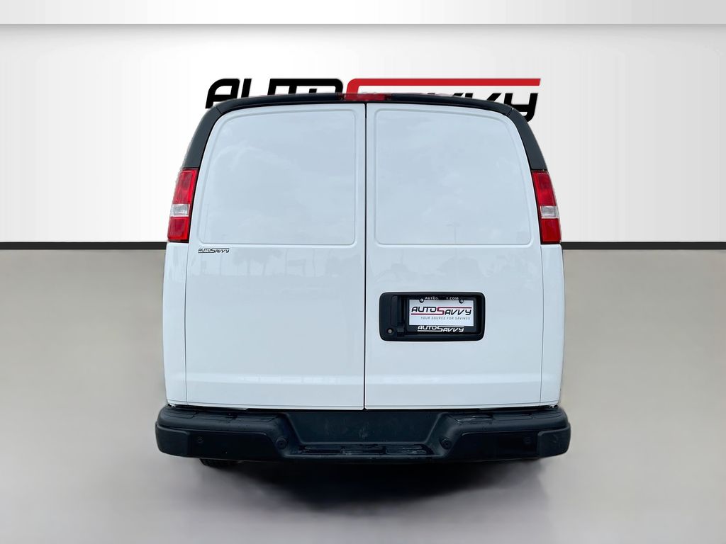 Used 2025 White GMC Work Van image 6