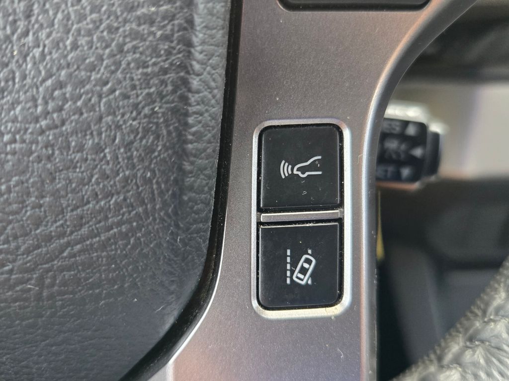 2018 Toyota Tacoma - $25,793