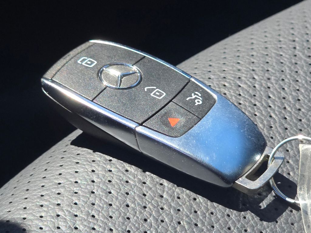 Certified Used 2022 Gray Mercedes-Benz GLC 300 image 39