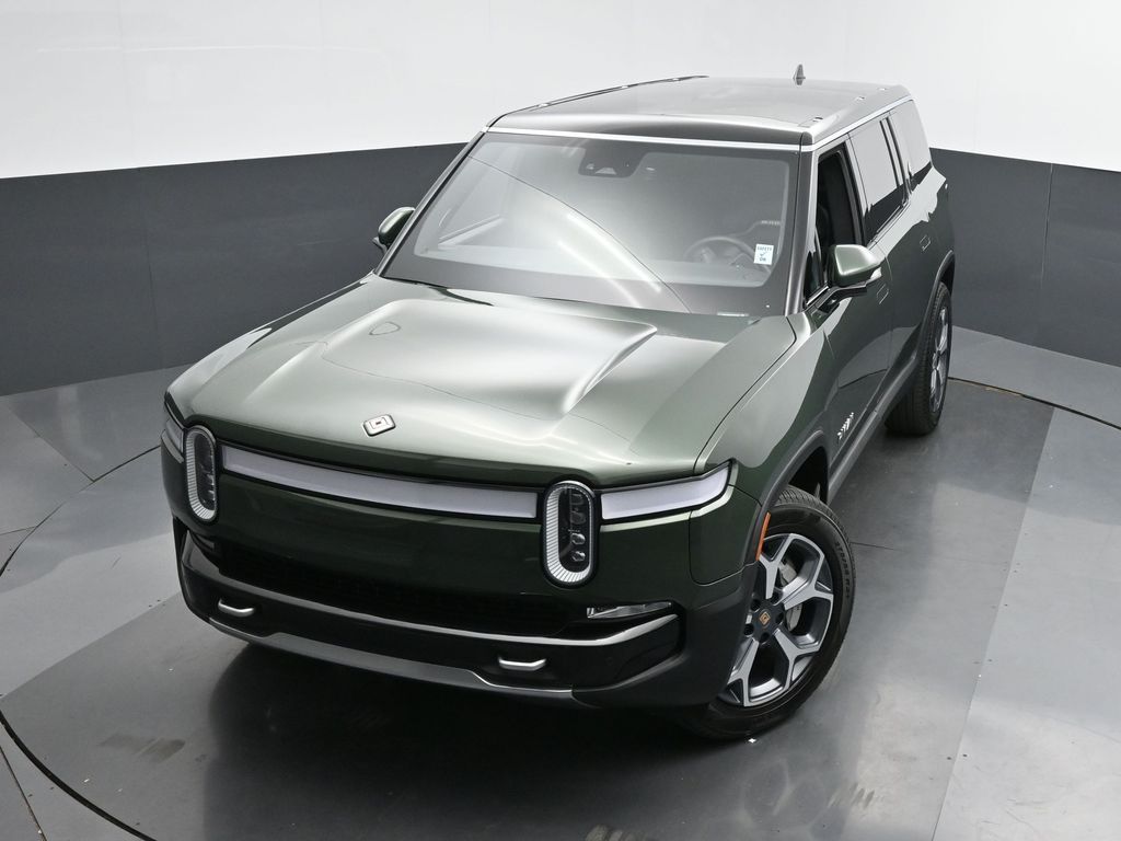 2024 Rivian R1S Adventure