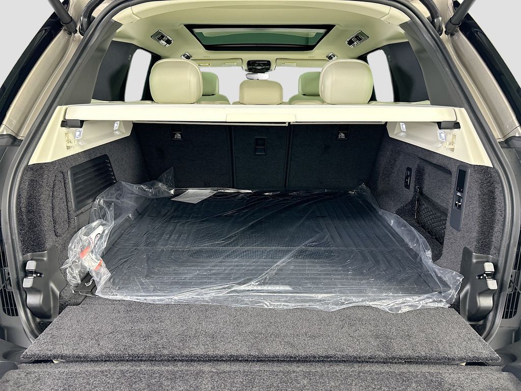 Thumbnail: 2026 Land Rover Range Rover - 27