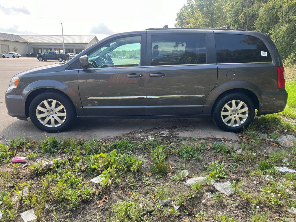 2016 Chrysler Town & Country Touring 4