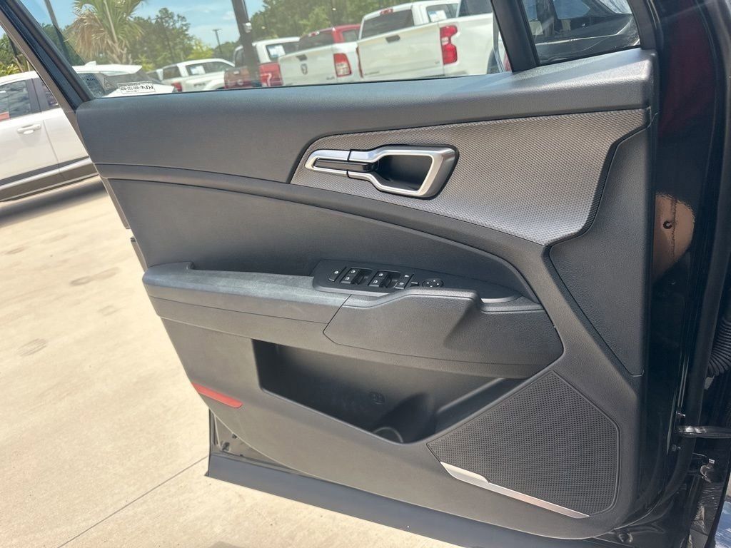 2023 Fusion Black Kia Sportage LX FWD SUV