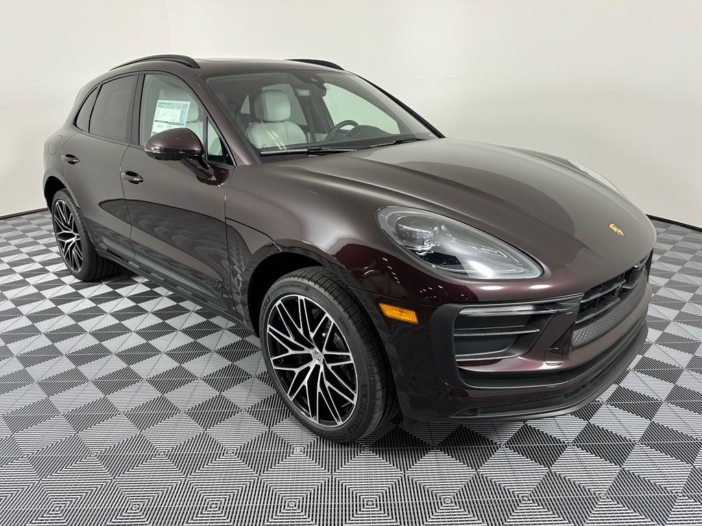 Thumbnail: 2026 Porsche Macan - 12
