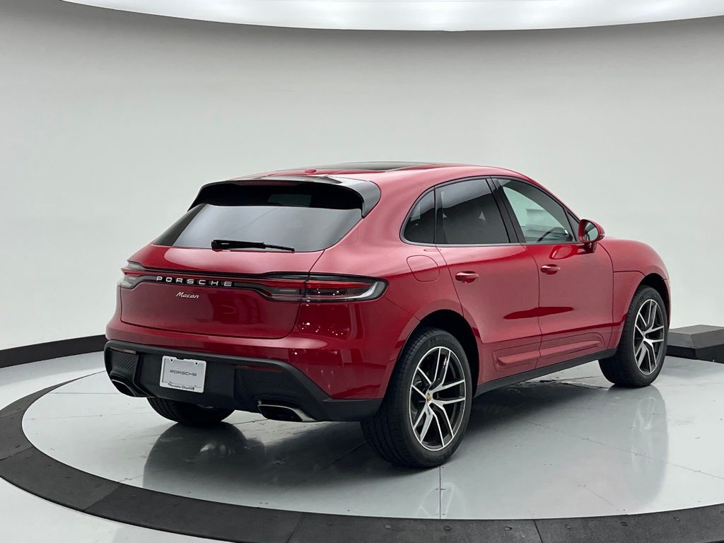 Thumbnail: 2025 Porsche Macan - 7
